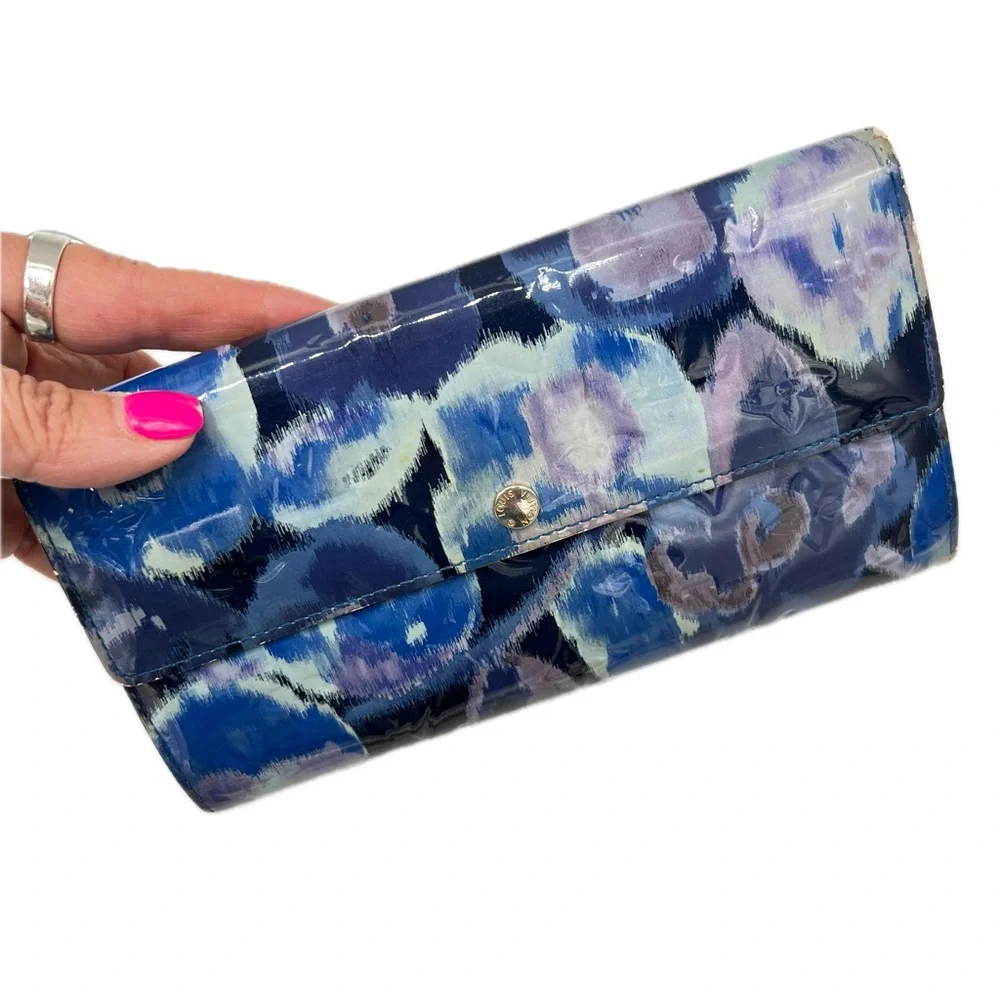 Louis Vuitton Ikat Floral Monogram Vernis Sarah Long Wallet in Grand Bleu